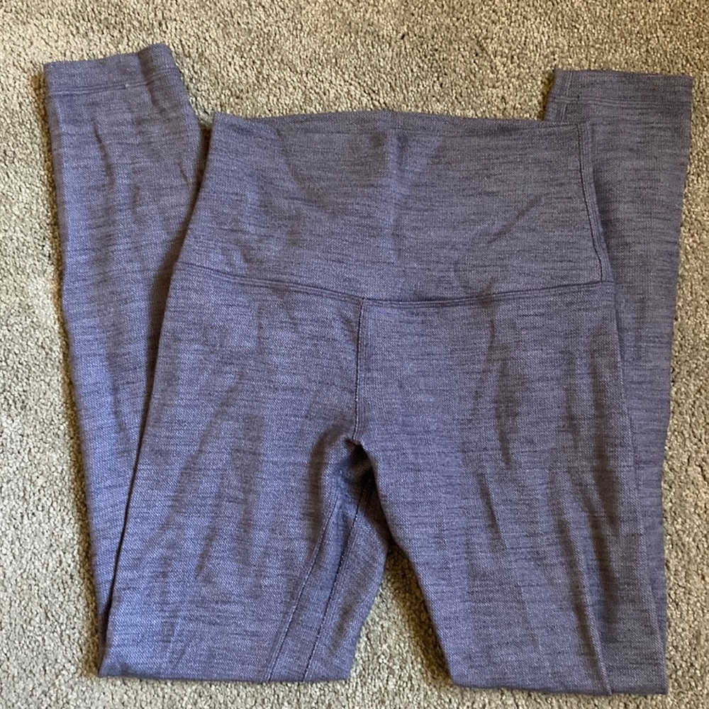 Lululemon Aligns 25” Size 4